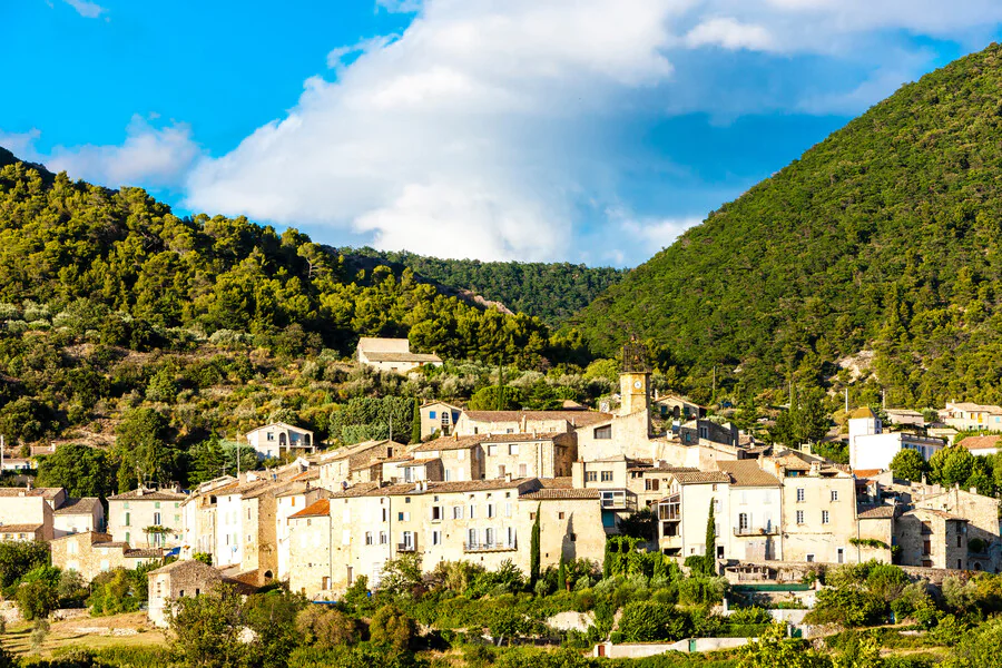 Pourquoi explorer les villages provençaux est une expérience incontournable ?